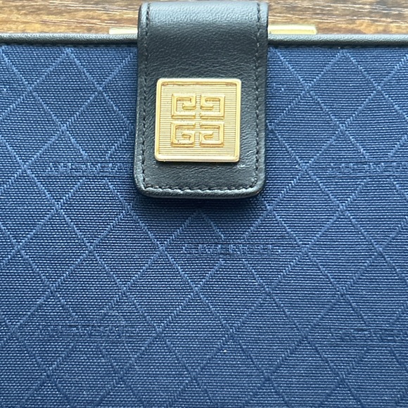 Givenchy Wallet NIB Kisslock Wallet - Picture 7 of 16